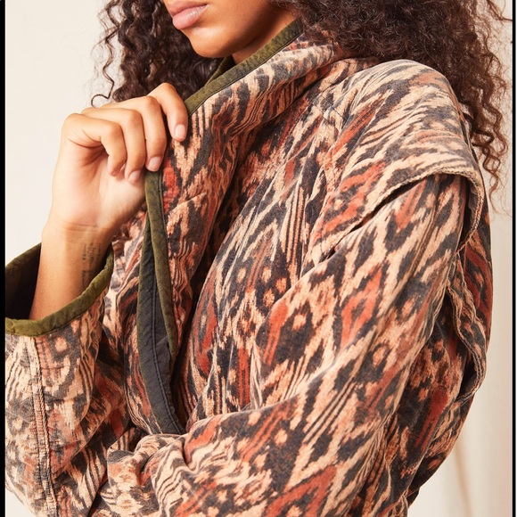 SOLD✨FREE PEOPLE Ada Quilted Ivory White Aztec Printed Jacket (Small) NWOT $298 - Picture 4 of 10